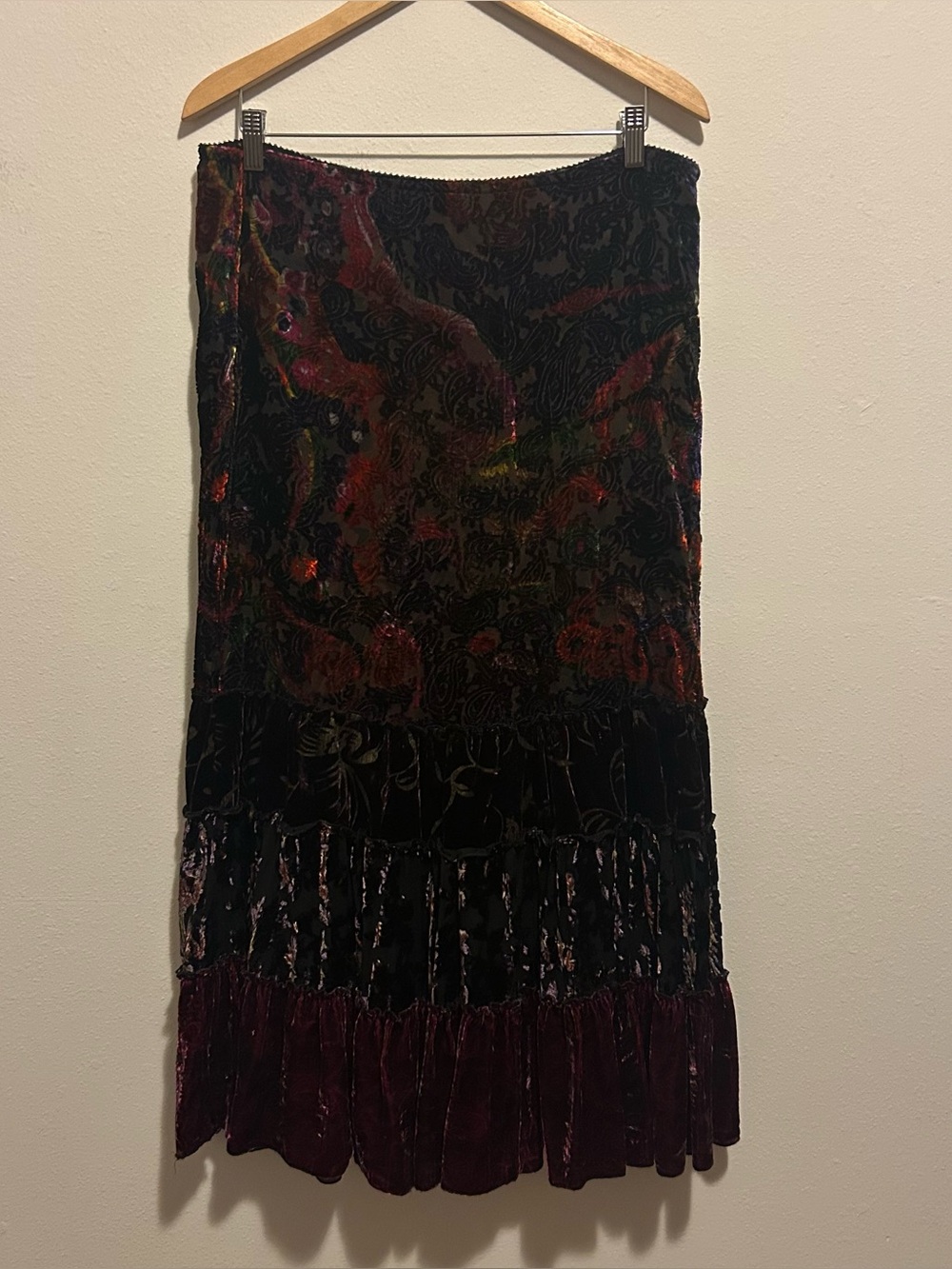Vintage Chico's Large Black Velvet Floral Tiered Midi Skirt with Red Accents